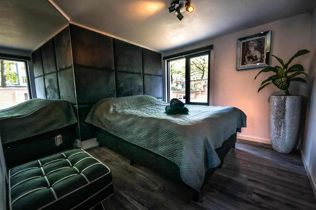 Amsterdam-Houseboat-Amstel B&B 암스테르담