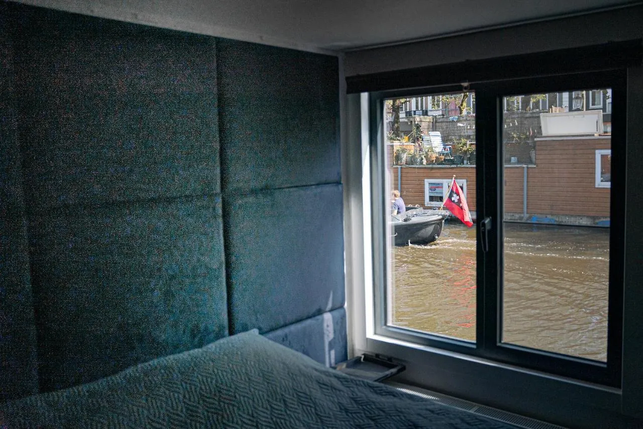 Amsterdam-Houseboat-Amstel Bed and Breakfast Bed & Breakfast