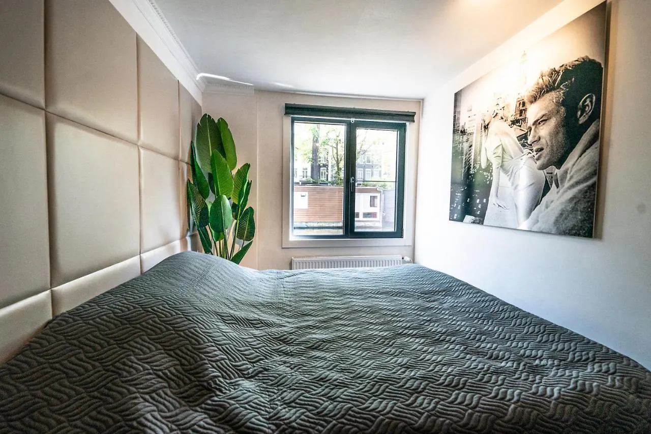 Bed and Breakfast Amsterdam-Houseboat-Amstel Amsterdam
